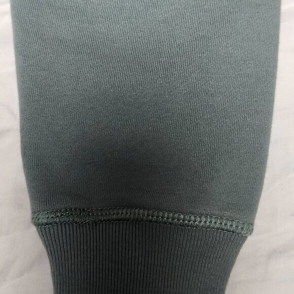 he Black Dog Womens Sweatshirt Legacy Collection Color Green Size Medium - Picture 16 of 16